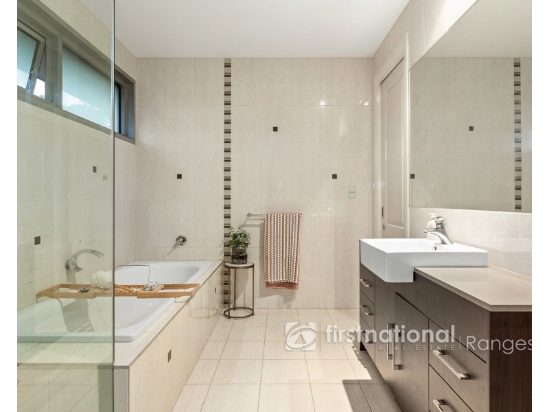 5 Kingsford Smith Court, Sandhurst VIC 3977