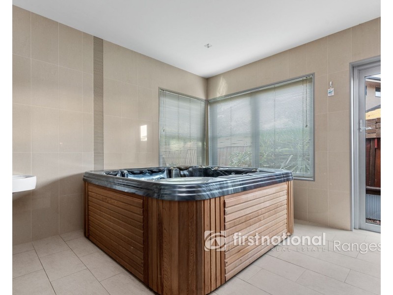 5 Kingsford Smith Court, Sandhurst VIC 3977