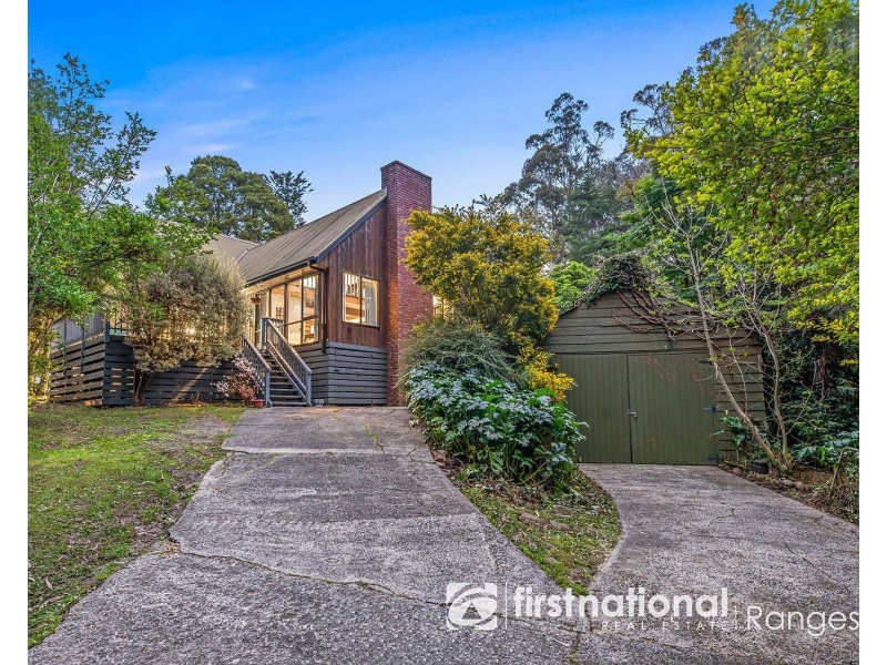 13 Brenda Grove, Tecoma VIC 3160
