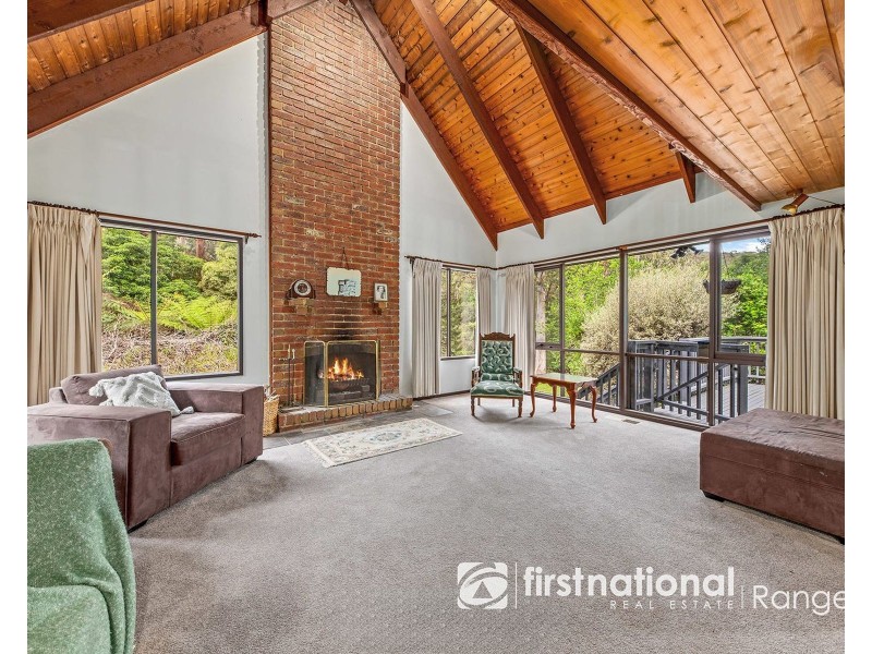 13 Brenda Grove, Tecoma VIC 3160