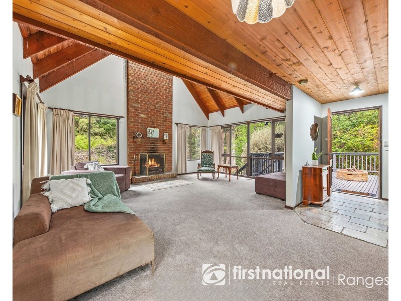 13 Brenda Grove, Tecoma VIC 3160