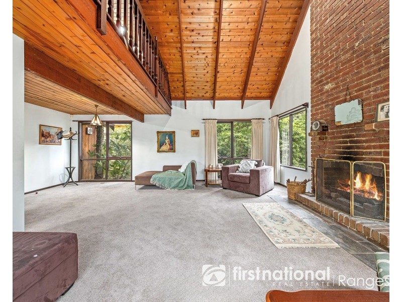 13 Brenda Grove, Tecoma VIC 3160