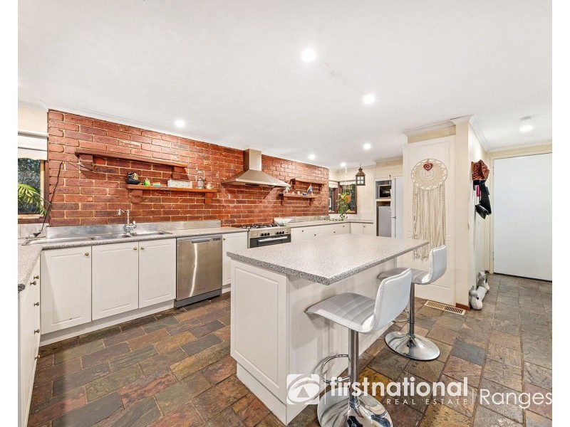 13 Brenda Grove, Tecoma VIC 3160