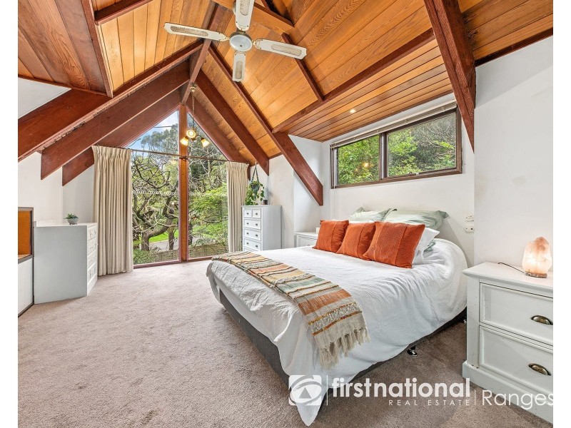 13 Brenda Grove, Tecoma VIC 3160