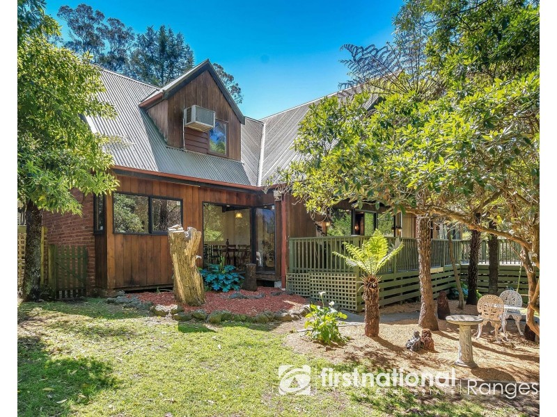 13 Brenda Grove, Tecoma VIC 3160