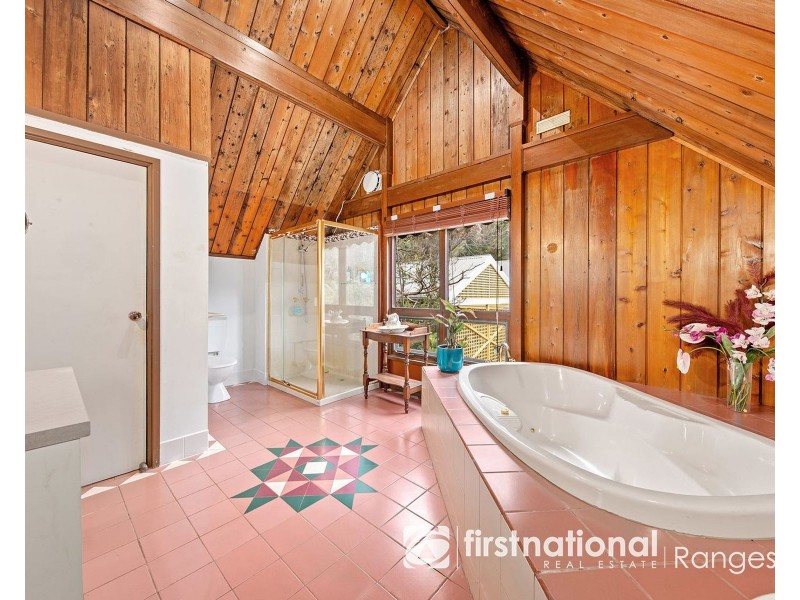 13 Brenda Grove, Tecoma VIC 3160