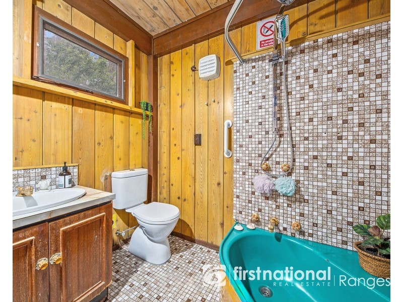 13 Brenda Grove, Tecoma VIC 3160