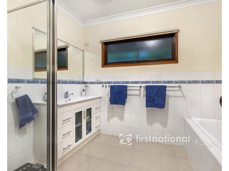 31 Bailey Road, Cockatoo VIC 3781