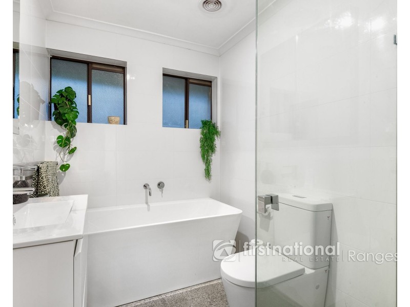 10 Glenvista Avenue, Emerald VIC 3782