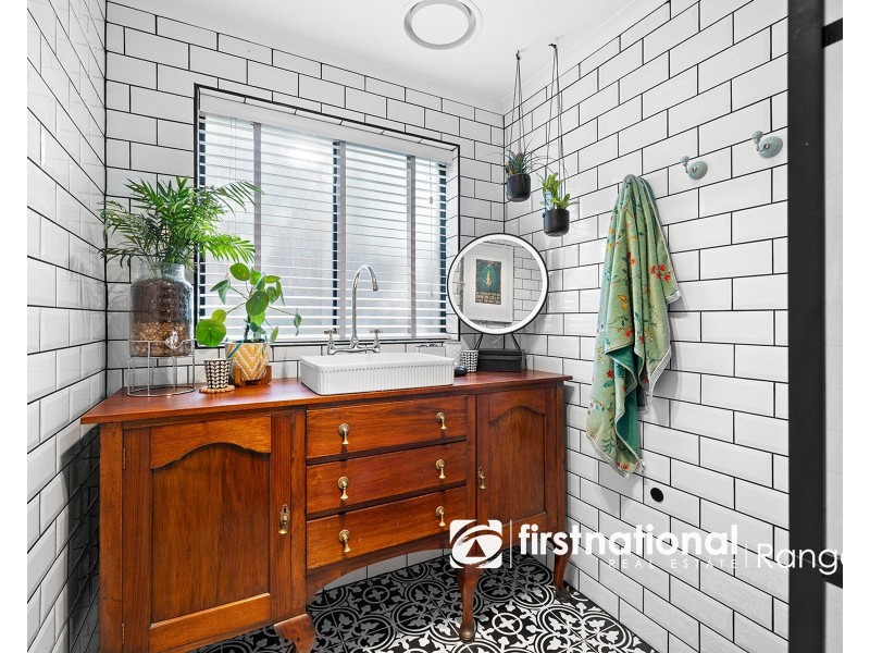 1 Irving Road, Pakenham VIC 3810