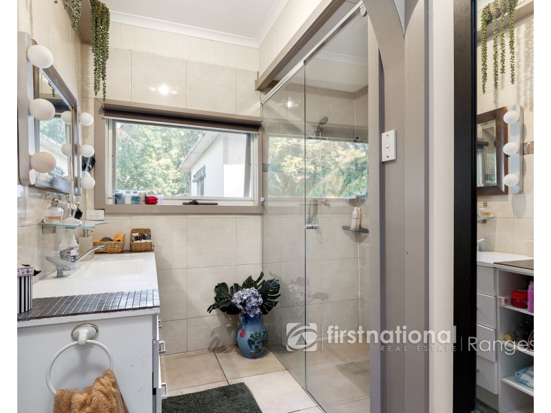 16 Maurice Street, Cockatoo VIC 3781