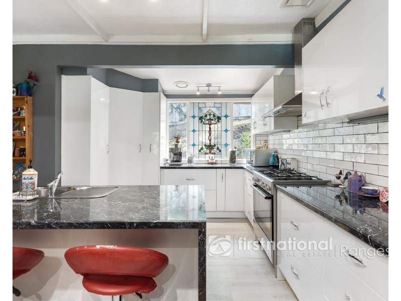 16 Maurice Street, Cockatoo VIC 3781