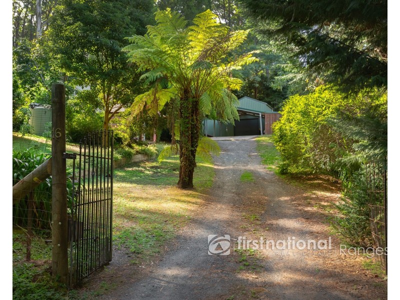 16 Maurice Street, Cockatoo VIC 3781