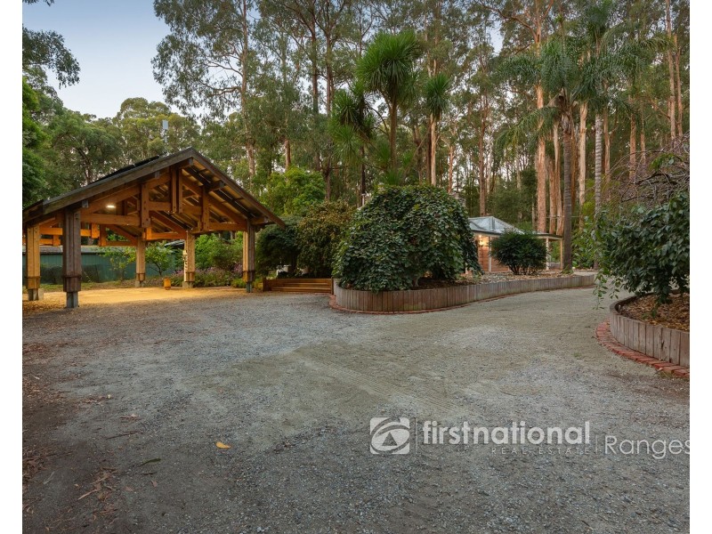 5 Doonaha Road, Cockatoo VIC 3781