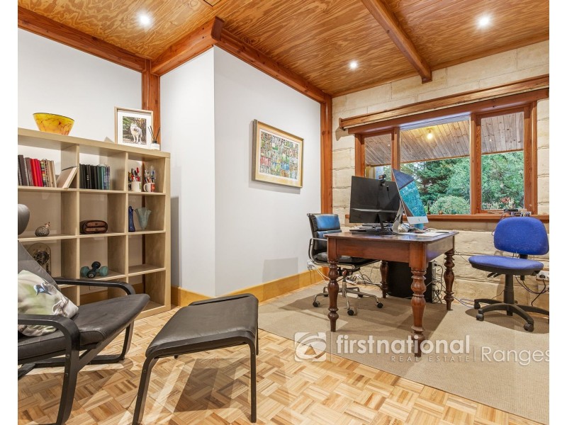 5 Doonaha Road, Cockatoo VIC 3781