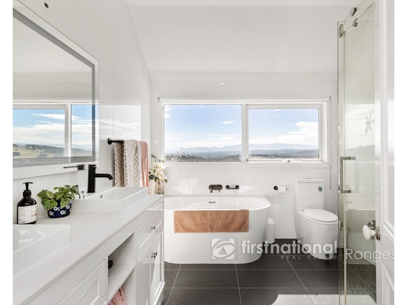 200 EVANS ROAD, Cockatoo VIC 3781