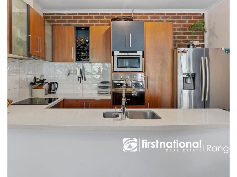 3/27 McBride Street, Cockatoo VIC 3781