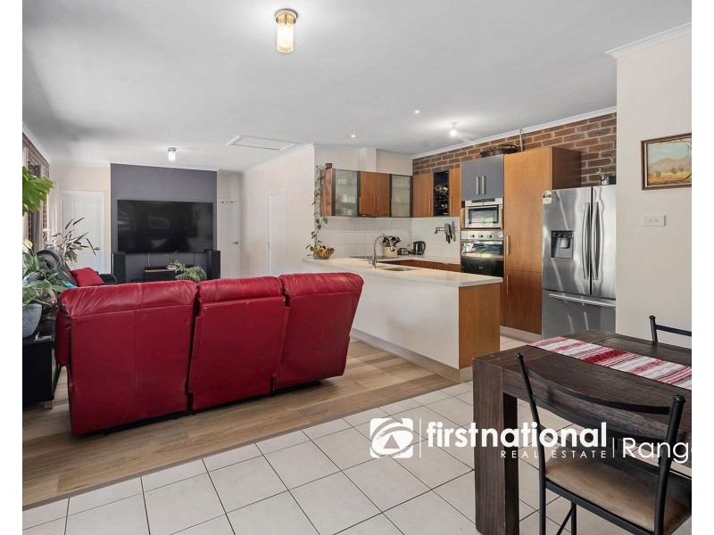 3/27 McBride Street, Cockatoo VIC 3781