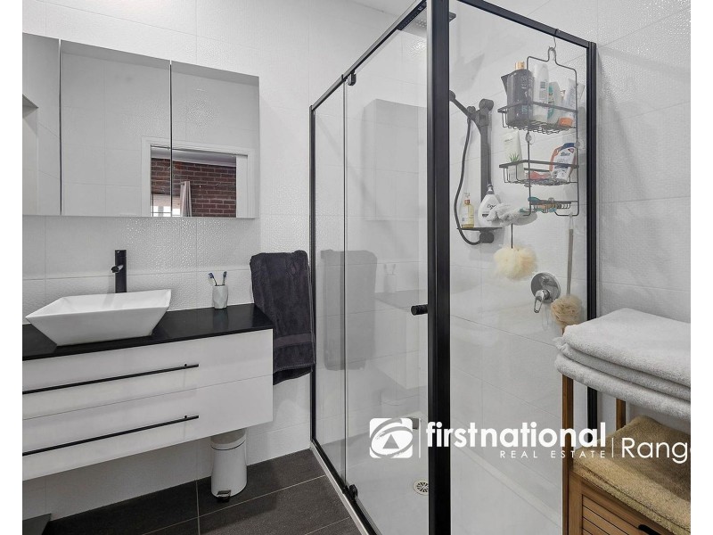 3/27 McBride Street, Cockatoo VIC 3781