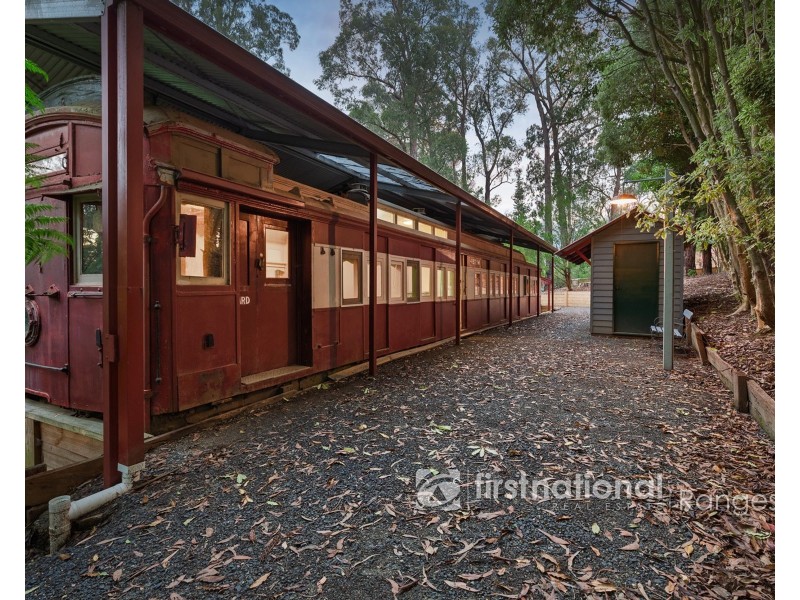 4 Arthur Road, Cockatoo VIC 3781