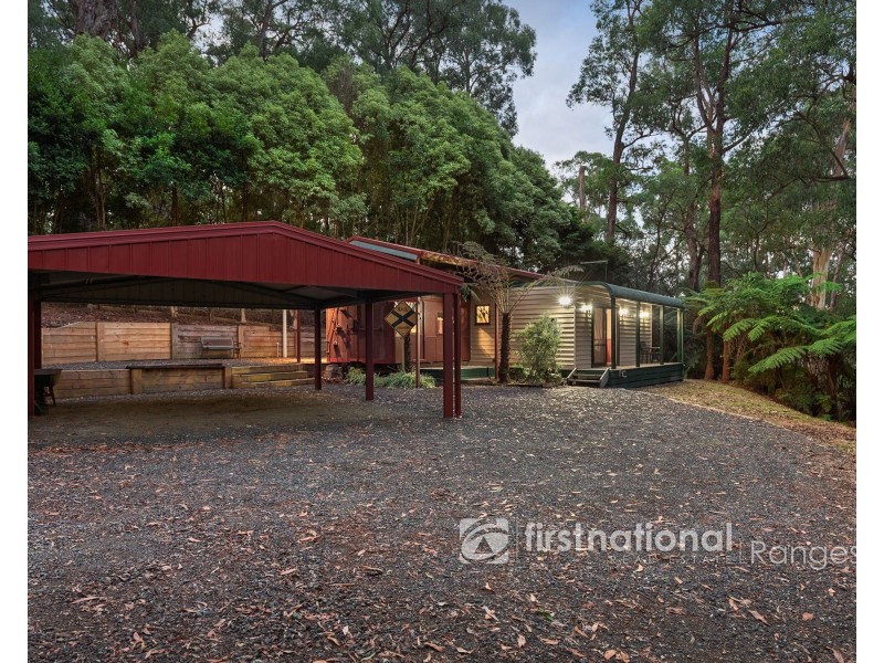 4 Arthur Road, Cockatoo VIC 3781