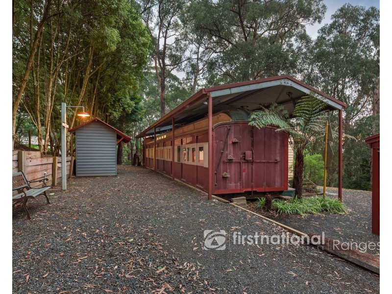 4 Arthur Road, Cockatoo VIC 3781