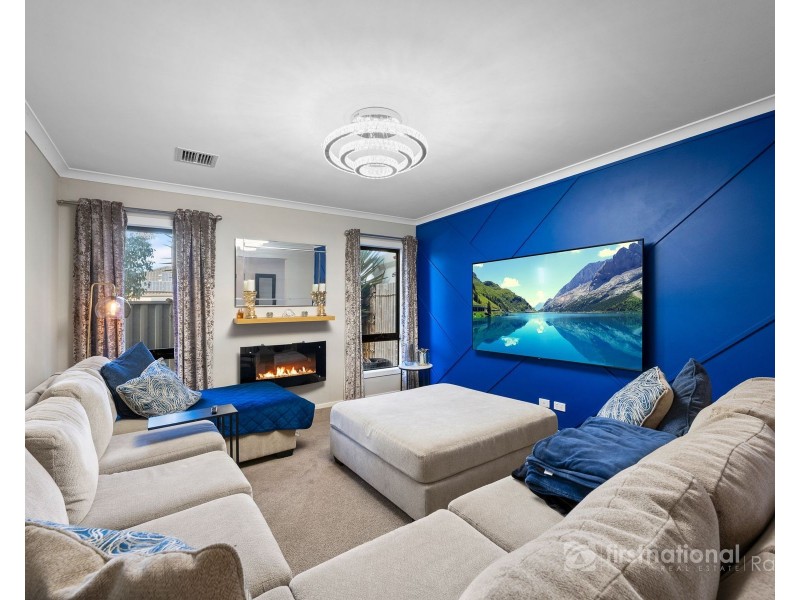 7 Blue Bush Way, Cranbourne East VIC 3977