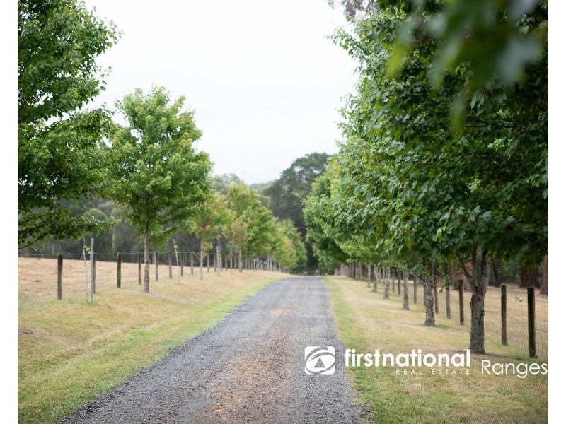 450 Woori Yallock Road, Cockatoo VIC 3781