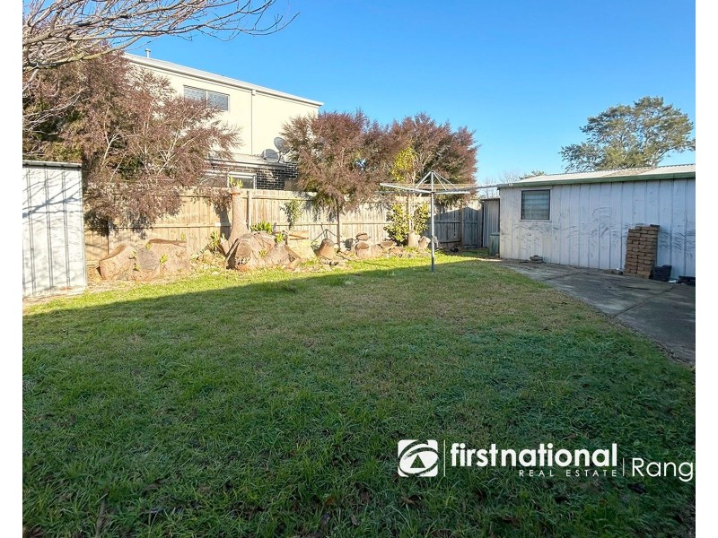 16 Arleon Crescent, Cranbourne VIC 3977