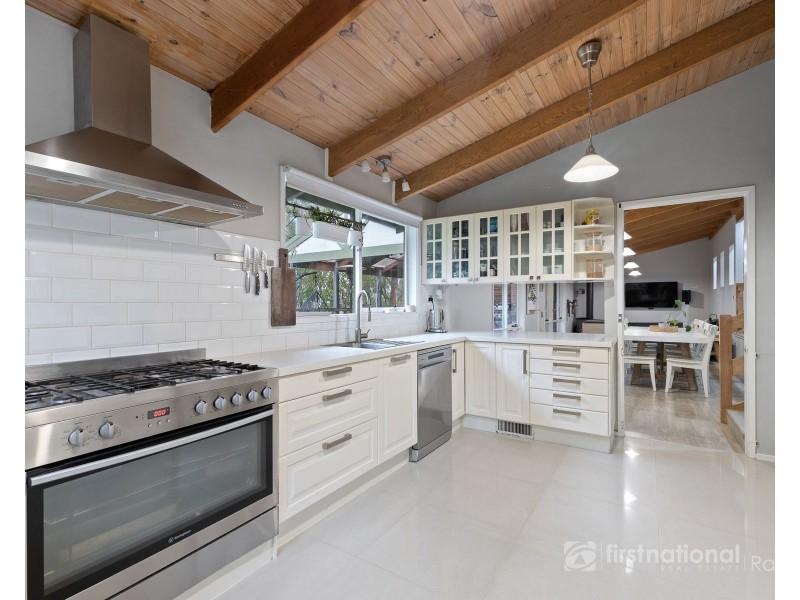 15 Peters Road, Belgrave VIC 3160