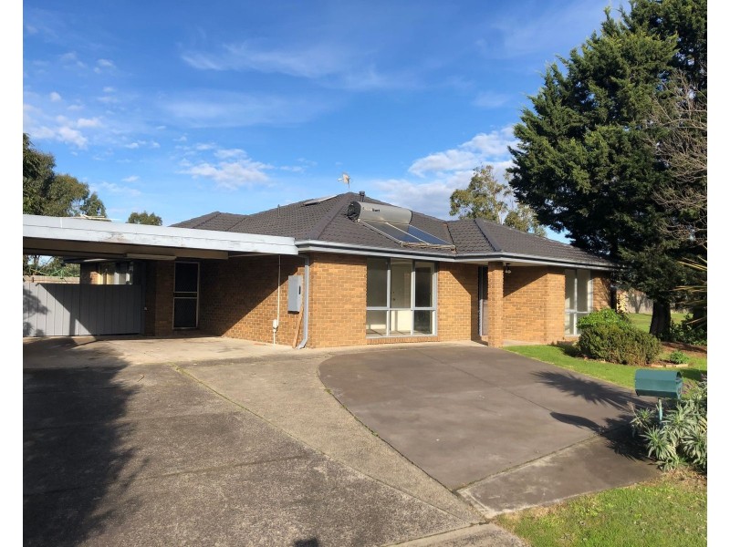 22 Macquarie Court, Cranbourne North VIC 3977