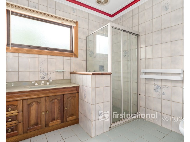 11 Allenby Avenue, Cockatoo VIC 3781