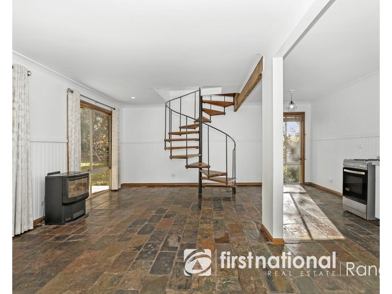 12 Seaview Road, Cockatoo VIC 3781