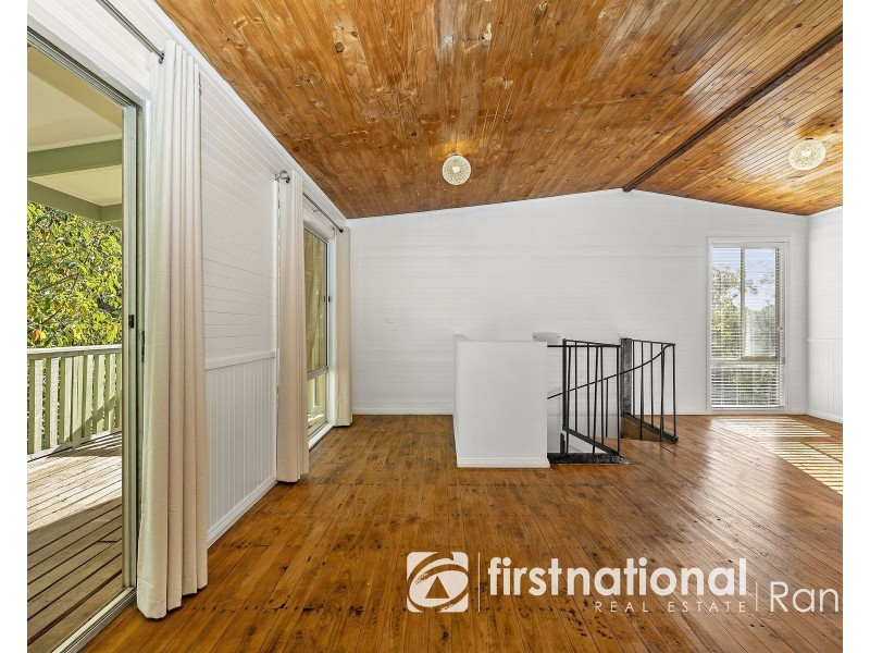 12 Seaview Road, Cockatoo VIC 3781
