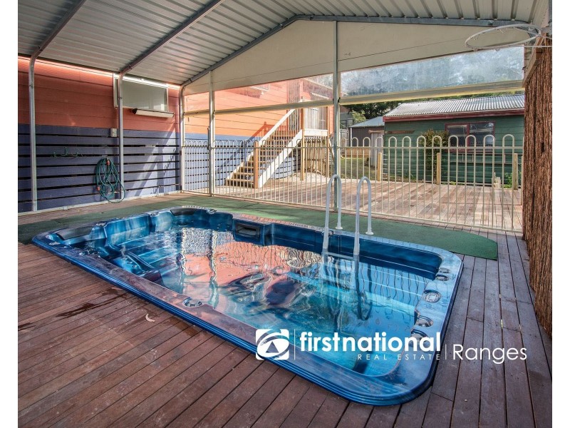 11 Bayview Avenue, Upwey VIC 3158