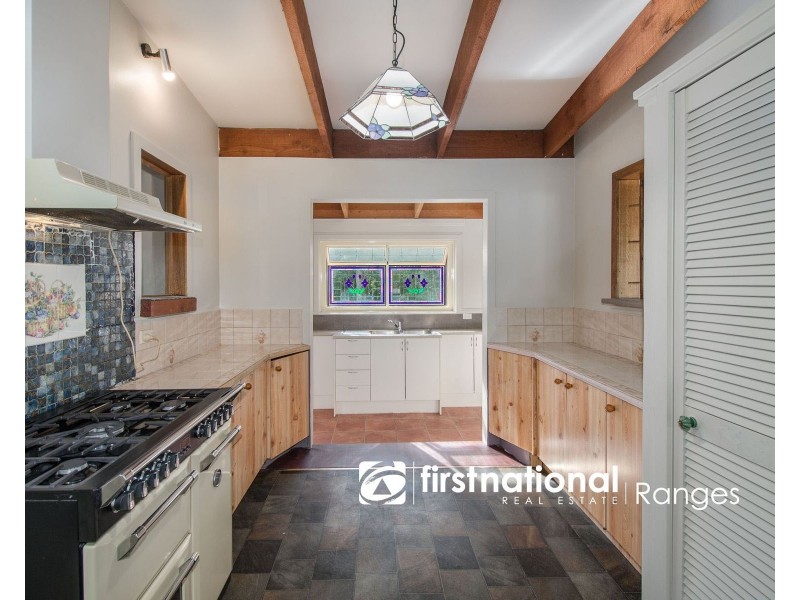 11 Bayview Avenue, Upwey VIC 3158