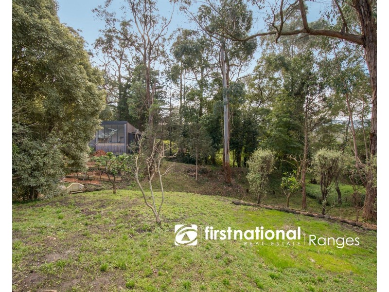 11 Bayview Avenue, Upwey VIC 3158