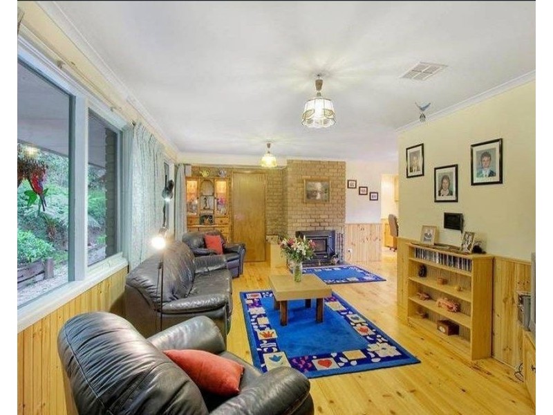 8 Sunnyside Terrace, Emerald VIC 3782