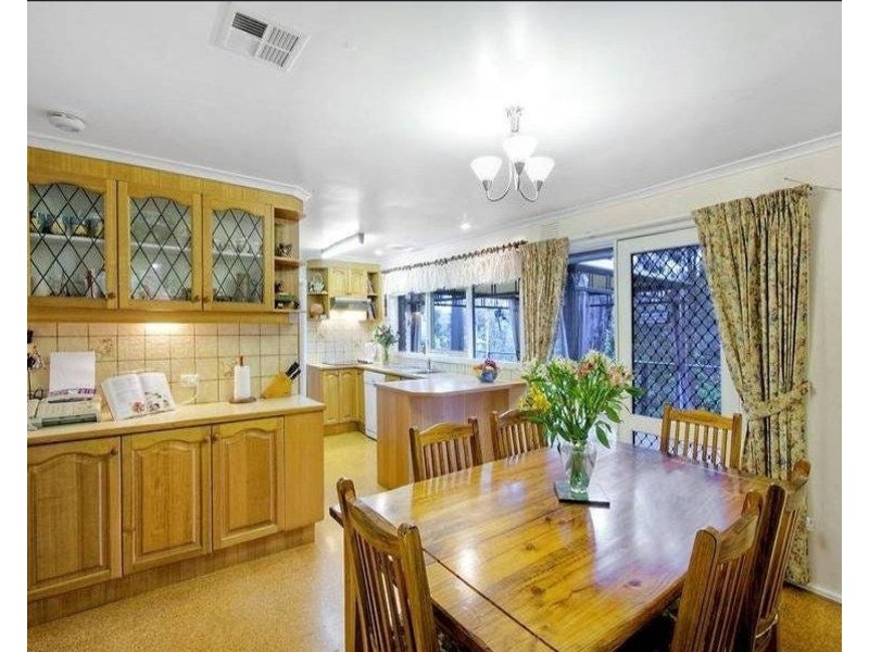 8 Sunnyside Terrace, Emerald VIC 3782