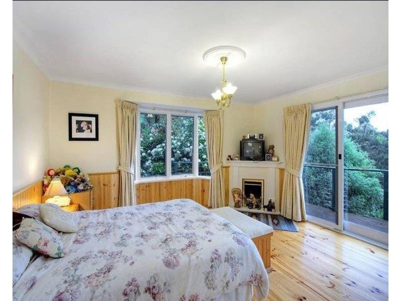 8 Sunnyside Terrace, Emerald VIC 3782