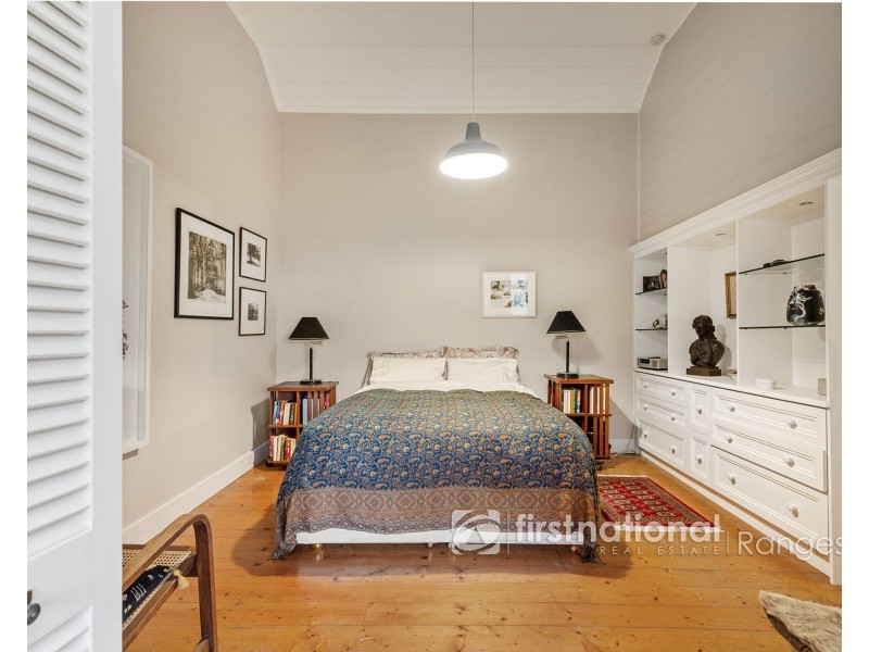 4 Ogilvy Road, Clematis VIC 3782