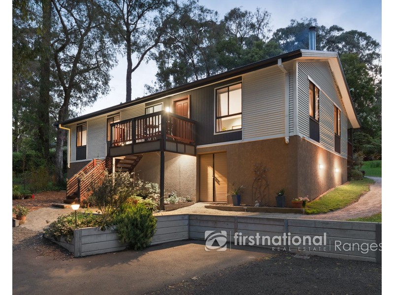24 Amphlett Avenue, Cockatoo VIC 3781