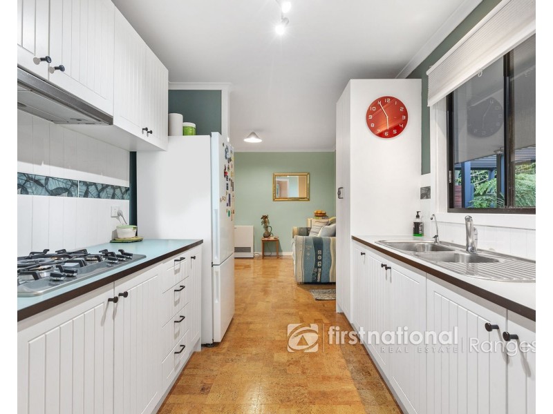 24 Amphlett Avenue, Cockatoo VIC 3781