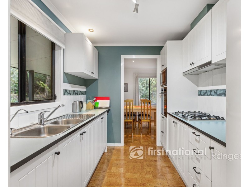 24 Amphlett Avenue, Cockatoo VIC 3781
