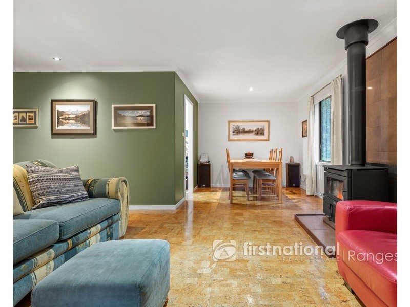 24 Amphlett Avenue, Cockatoo VIC 3781