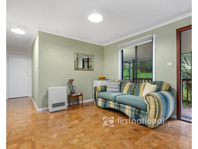 24 Amphlett Avenue, Cockatoo VIC 3781