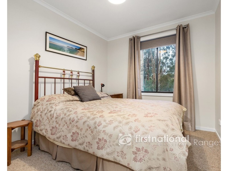 24 Amphlett Avenue, Cockatoo VIC 3781