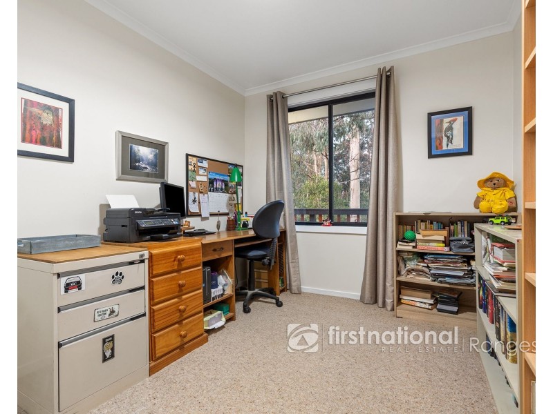 24 Amphlett Avenue, Cockatoo VIC 3781