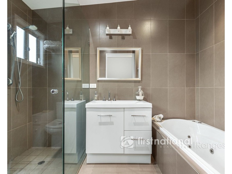 1 & 1a Sophia Grove, Tecoma VIC 3160