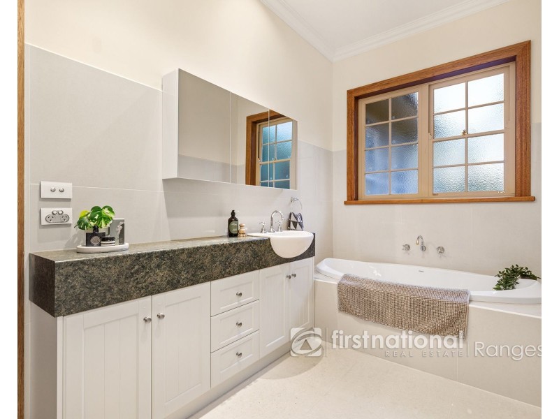 44 Old Beaconsfield Road, Emerald VIC 3782